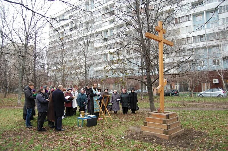Храм невского хорошево. Храм троицы в хорошево-мневниках. Храм невского хорошево. Храм невского хорошево. Мневники 10 храм.