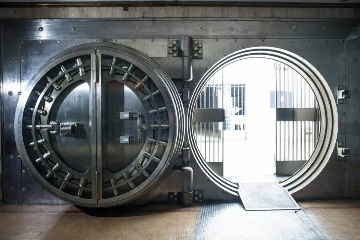 Bank vaults. Хранилище банка. Дверь банковского хранилища. Bank Vault. Вентиляция в хранилище банка.