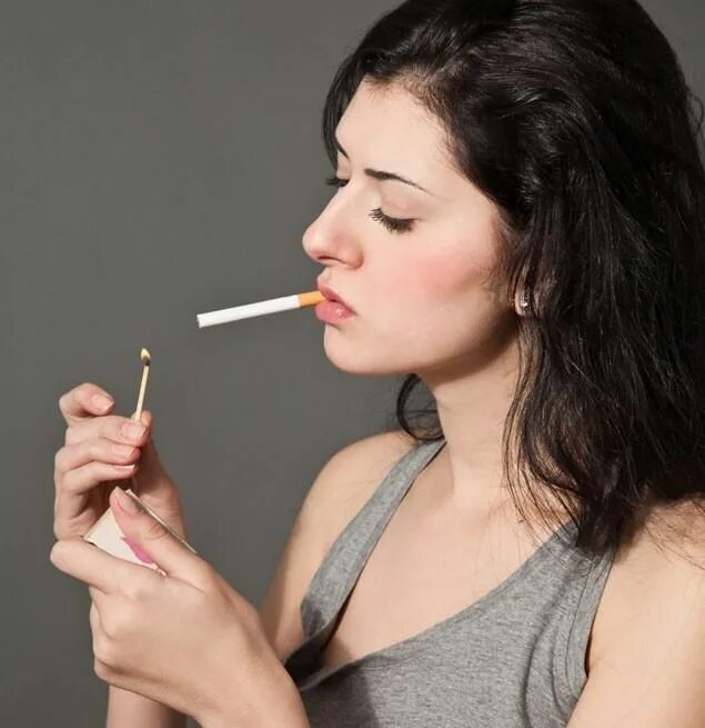 Красивые курящие девушки подростки. Статистику в процентах курящих людей. Статистика курильщиков в россии. Количество курящих по полу. Статмстика курения в росси.