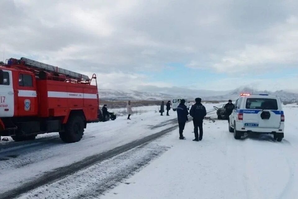 ДТП В Туве в Улуг-Хемский ноябрь 2022. ДТП В Туве на трассе Кызыл Шагонар. Тувинцы происшествия. Что случилось в тыве