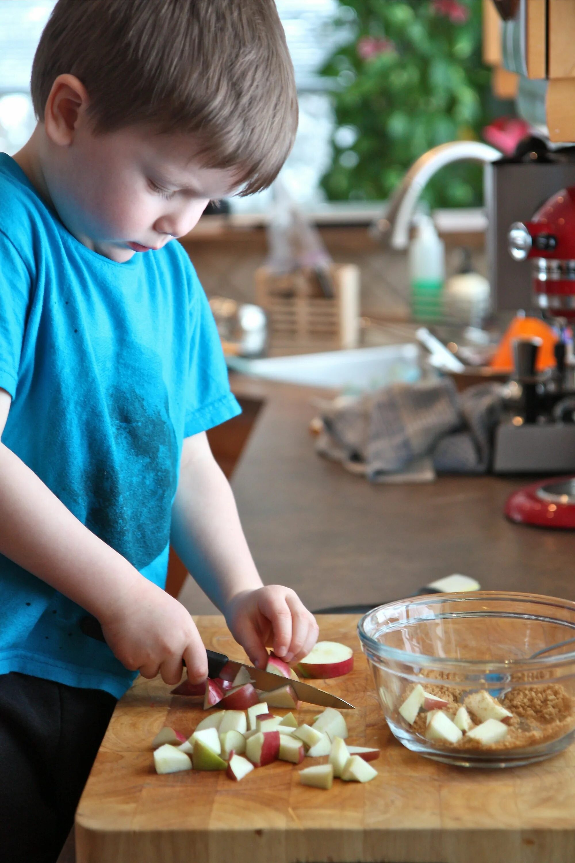 Kids cooking. Готовим для детей. Приготовление пищи с ребенком. Готовка пищи для детей. Кухня для детей.