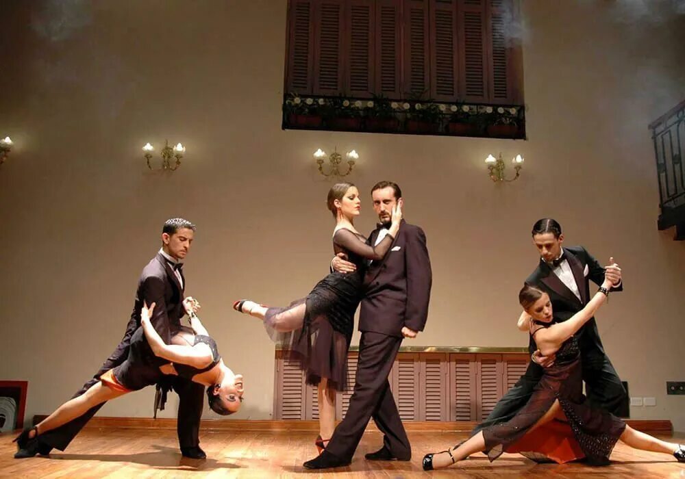 Rojo tango. Аргентина национальный танец. Аргентинское шоу. Аргентинское танго в буэнос айресе. Танго эсценарио.