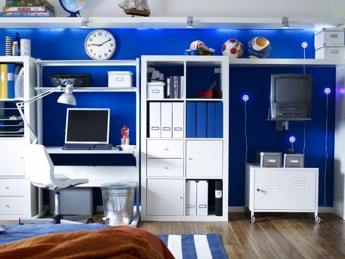 Komar фотообои marvel. Фотообои komar "человек-паук". Комната музыканта подростка. Интерьер детской комнаты для подростка. Зашла в комнату подростка.