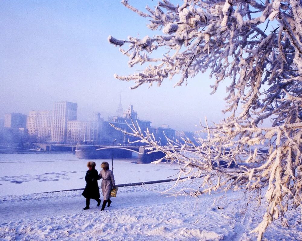 Зимний день в городе. Морозная зима в городе. Зима в России. Зима город Россия. Климат в нашем городе суровый морозы начинаются