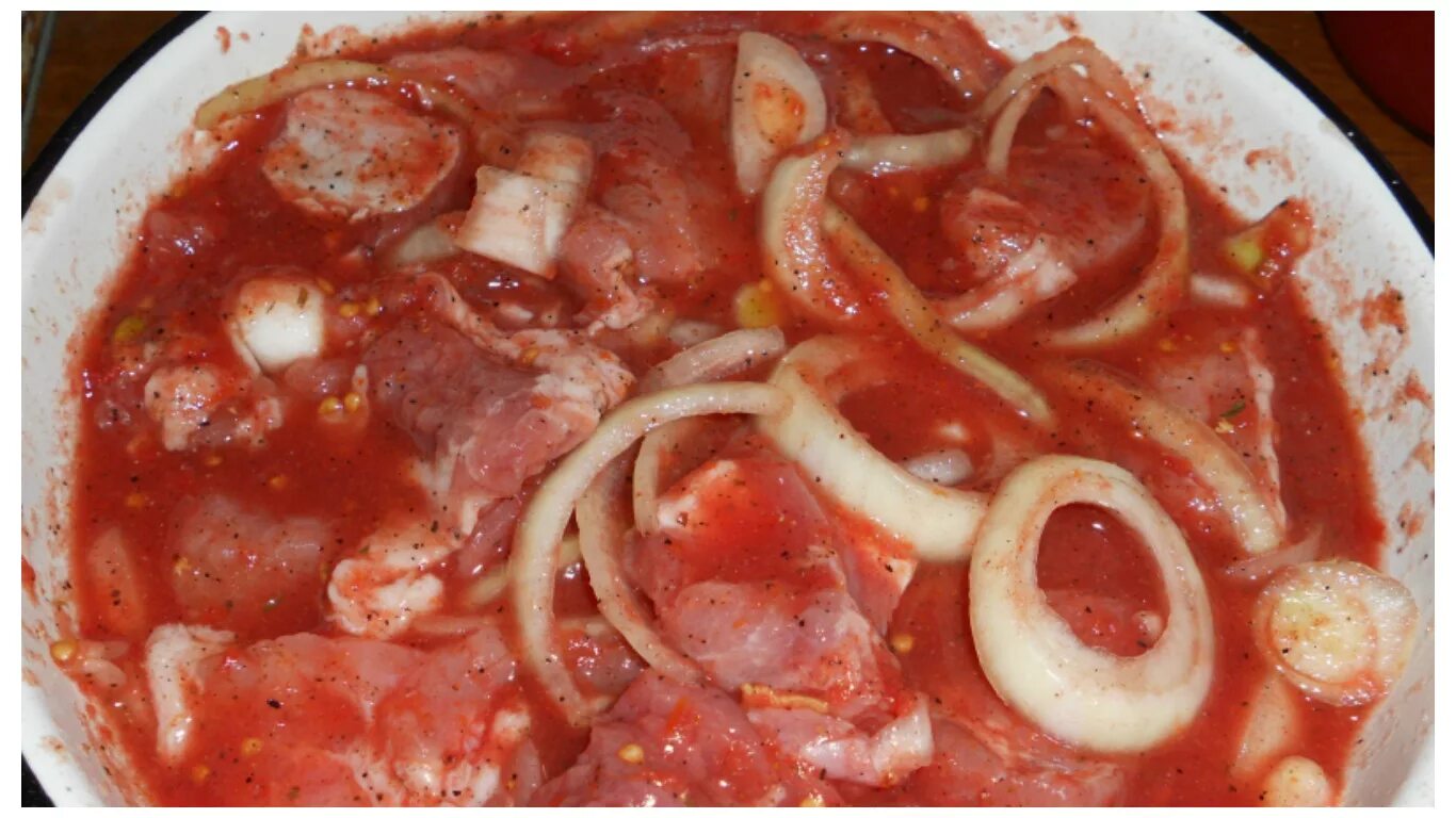 Мясо в томатном маринаде. Маринад для свинины томатный. Маринад для шашлыка. Шашлык в томатном маринаде. Дикое мясо мариновать