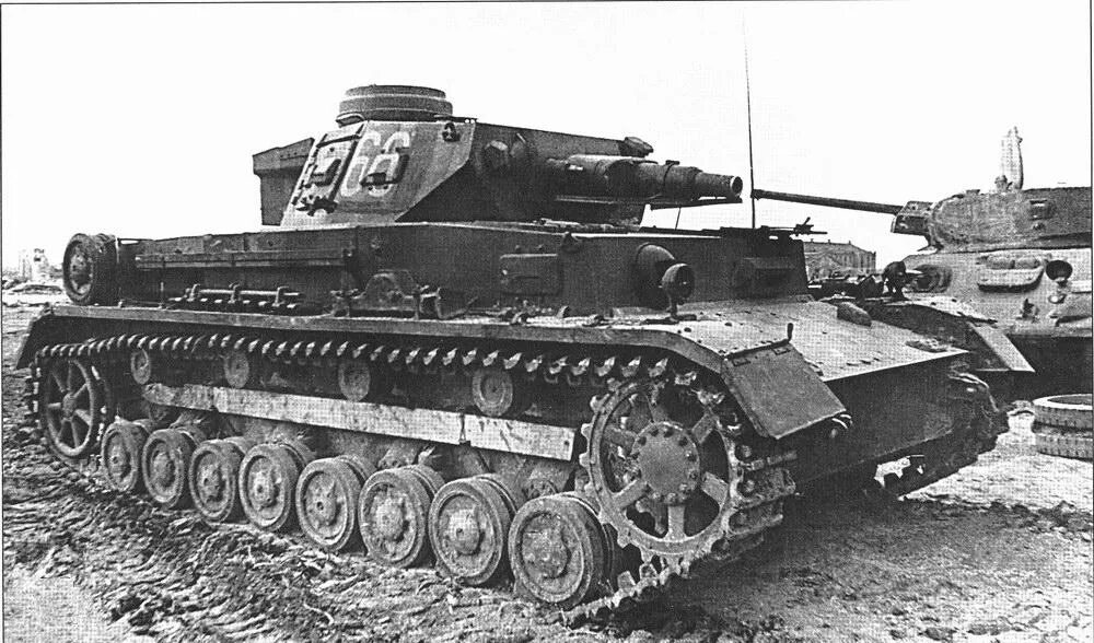Т4 10. Танк PZ Kpfw 4. Танк т-4 немецкий. PZ IV f1. PZ.Kpfw.IV Ausf.f1.
