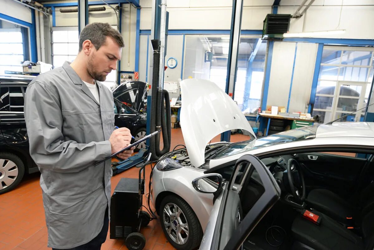 Оценка ущерба авто. Автоэкспертиза автомобиля. Экспертиза дтп. Оценщик авто. Судебная автотехническая экспертиза после дтп.