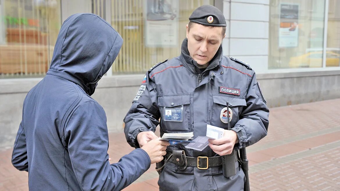 Убивают ли полицейские. Полиция. Работник полиции. Оперативная форма полиции. Полиция Москвы.