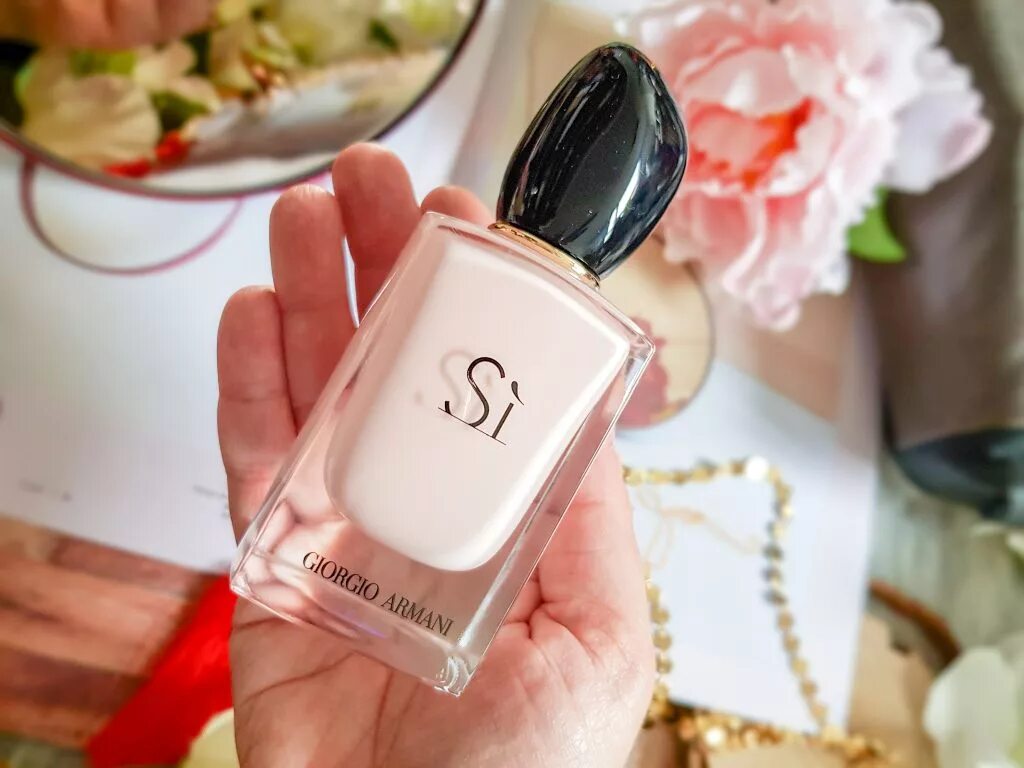 Духи Армани си Фиори. Духи си Джорджио Армани. Giorgio Armani Armani si Eau de Parfum. Si Фиори Джорджио Армани. Armani si отзывы