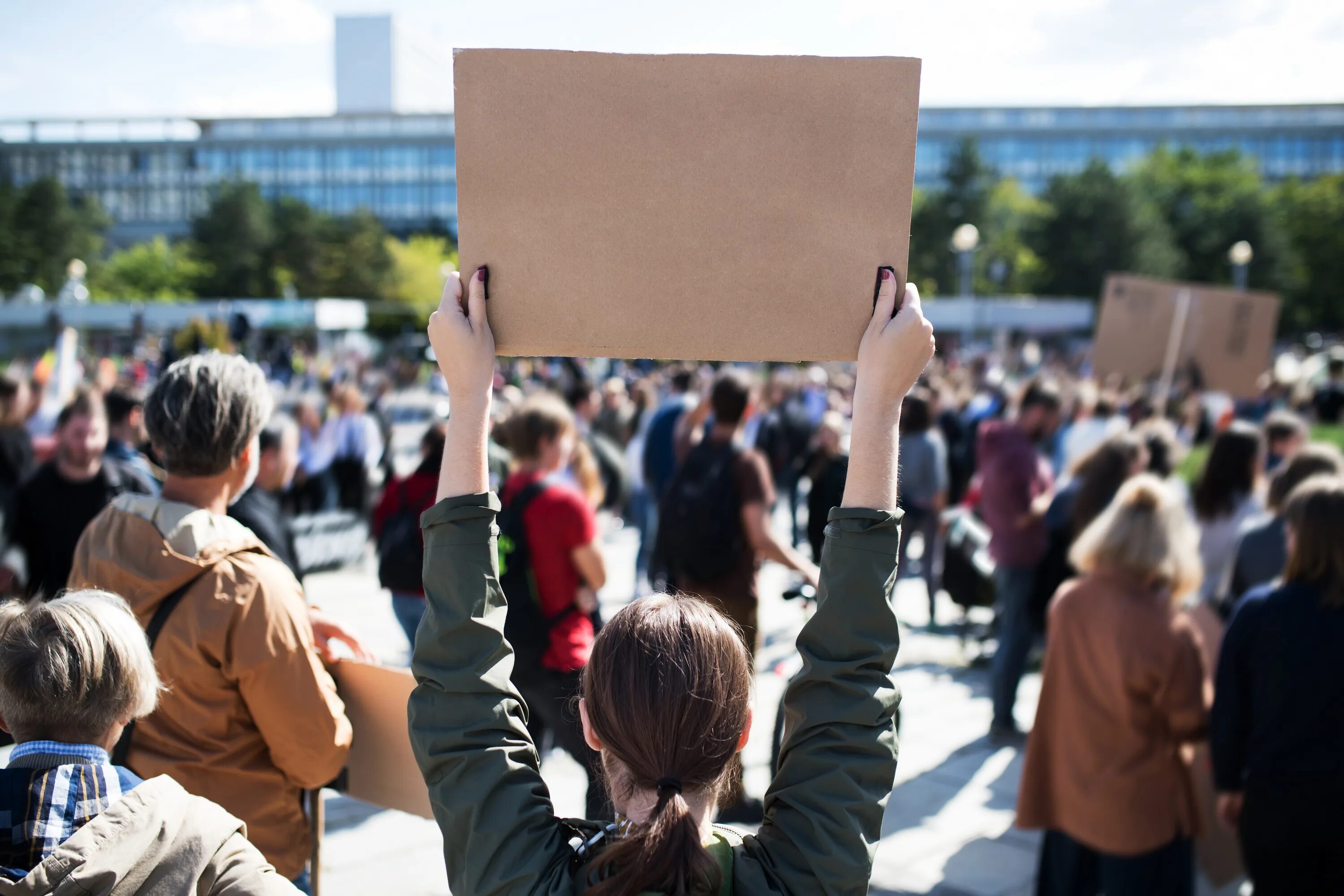 Социальный протест. Митинг в чехии. Митинги 2019. Митинг желтых жилетов во франции. Политический протест.