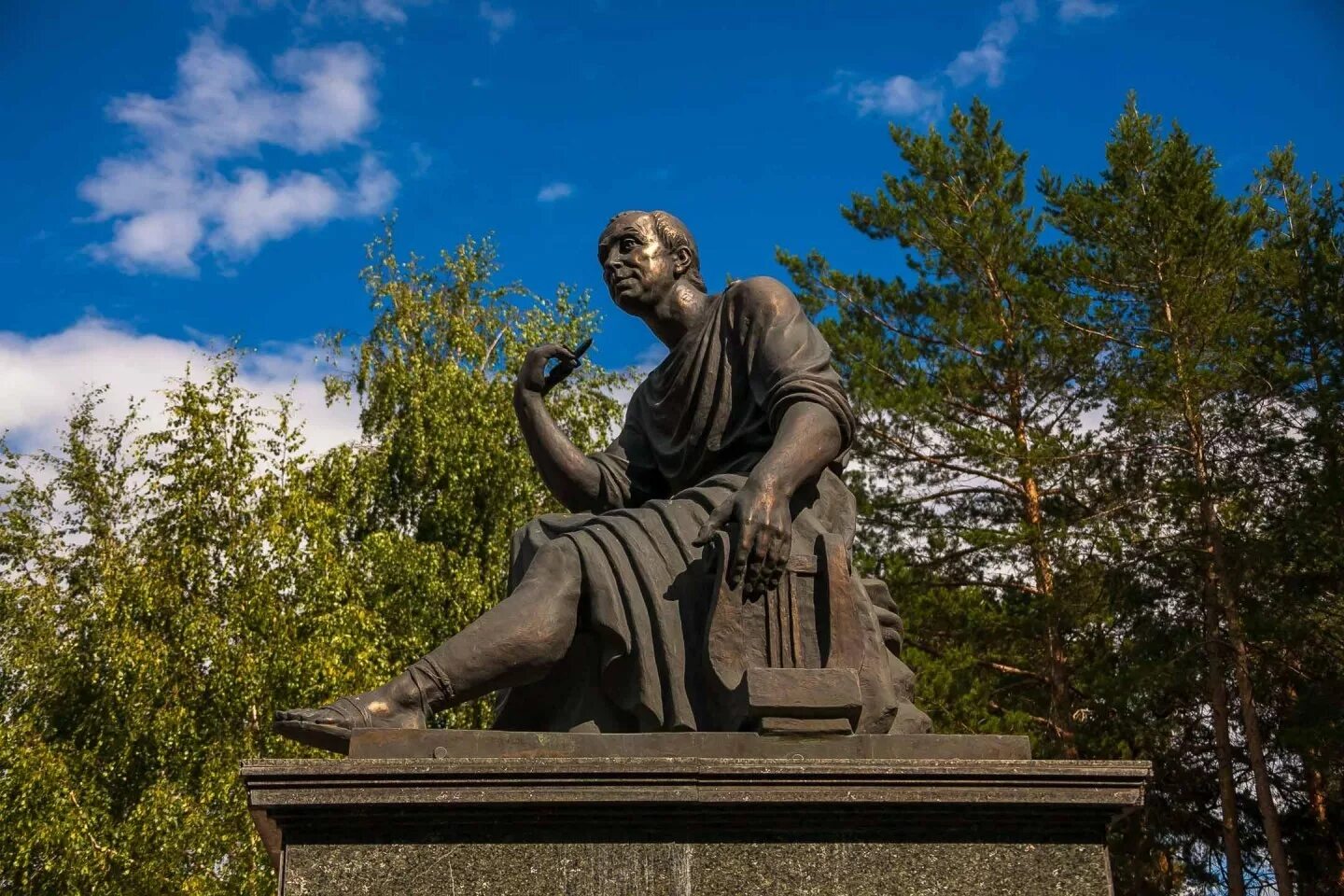 державин гавриил романович памятник. памятник гавриилу державину в казани. р. стих гавриил романович державин памятник. памятник державину в петрозаводске.