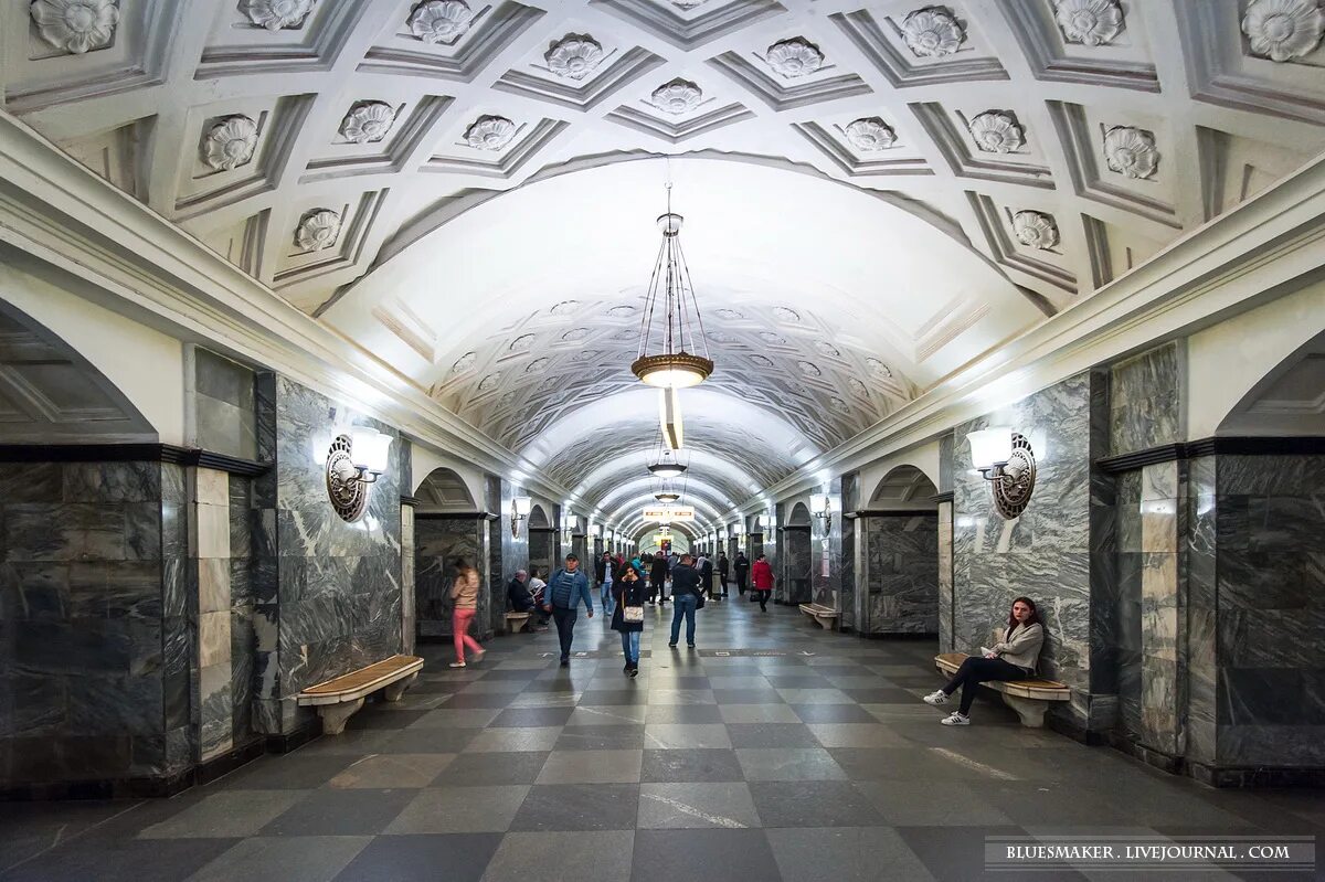 Арбатская синяя. Курская (станция метро, Кольцевая линия). Станция Курская Арбатско-Покровская линия. Курская (станция метро, Арбатско-Покровская линия). Метро Курская радиальная.