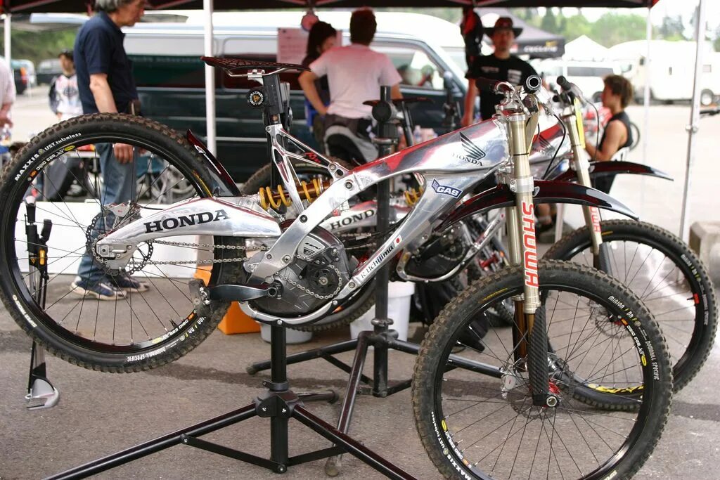 Сколько стоит кроссовер байк. Honda RN-01. Honda Downhill Bike. Велосипед Honda RN-01. Honda RN-01 G-Cross..