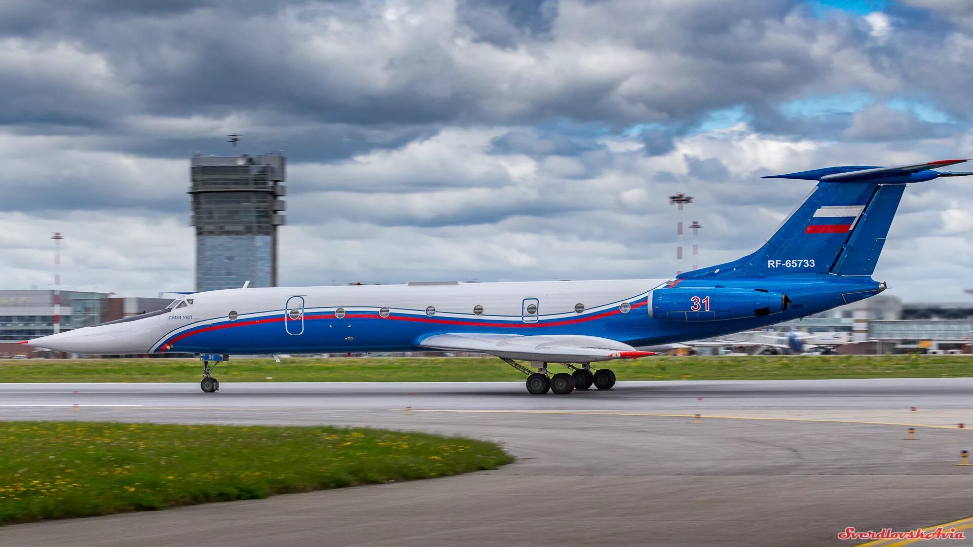 Самолет ту-134 убл. Ту 134 убл черная. Ту 134убл rf-66014. Ту 134 убл. Ту-134 убл черная жемчужина.