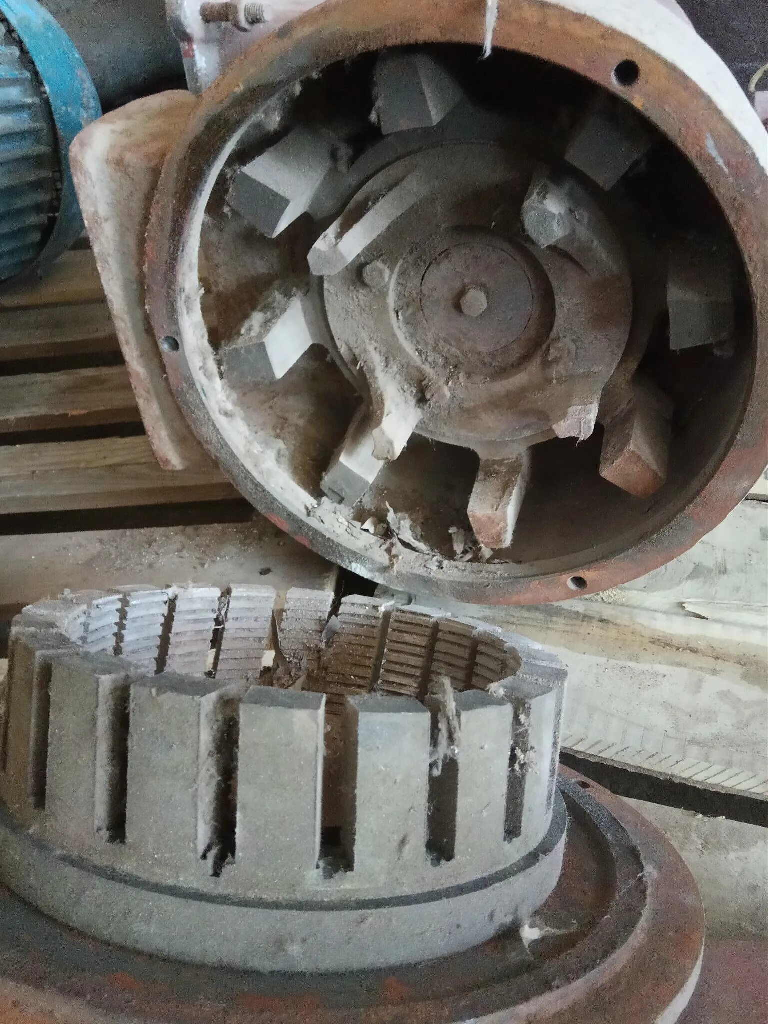 мелотерка со-124. мелотерка со-124а для дробления зерна. дробилка трехвалковая. измельчитель со-124а. со 124.