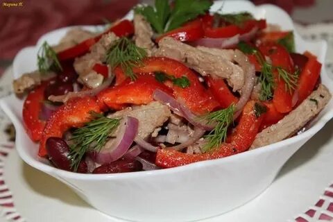 Салат с перцем мясом и фасолью