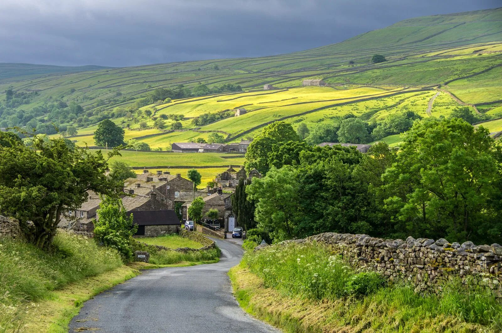 English countryside. Великобритания графство Йоркшир. Йоркширские Долины Англия. Йоркшир Дейлс Великобритания горы. Западный Йоркшир Англия Торнтон.