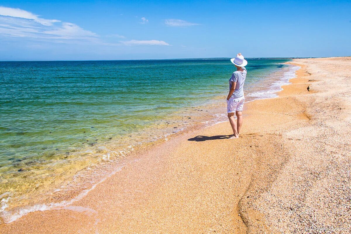 Арабатская коса Крым. Арабатская стрелка Азовское море. Арабатская стрелка в Крыму. Арабатская коса в Азовском море. Работа в крыму на лето