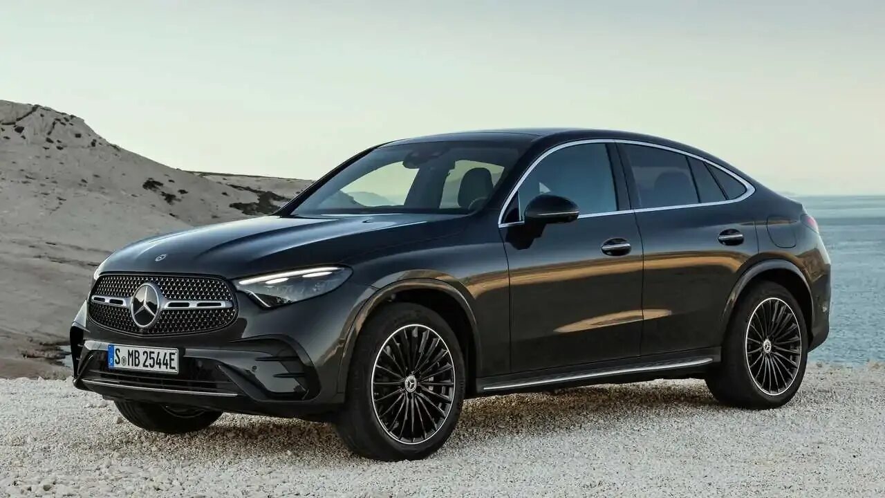 GLC Coupe 2023. GLC Coupe 2024. Mercedes Benz 2023 Coupe. Мерседес GLC купе 2023.