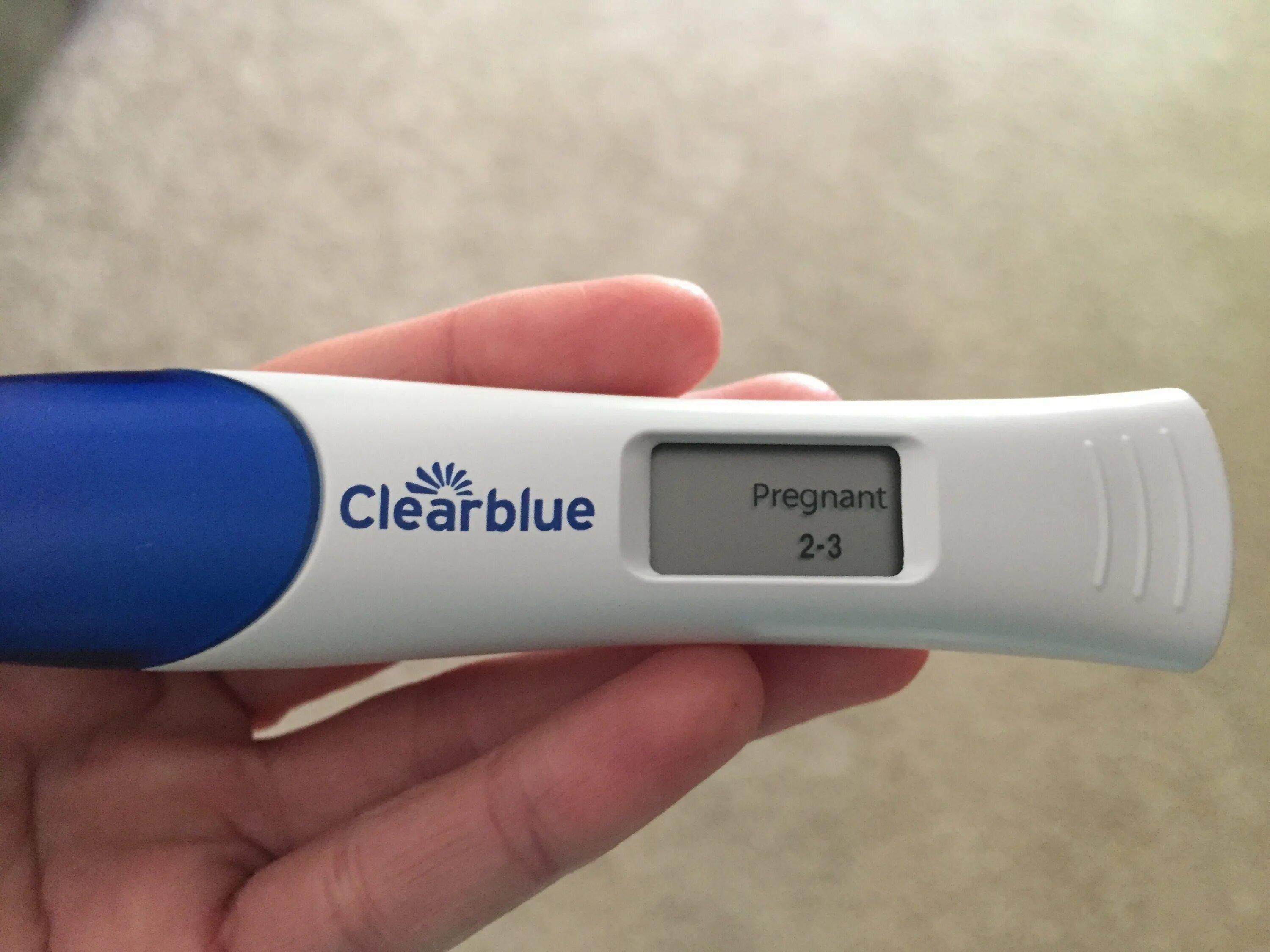 Электронный тест показал 2 3 недели. Цифровой тест на беременность Clearblue. Тест Clearblue беременна 1-2. Тест электронный на беременность +3. Электронный тест клеар Блю.