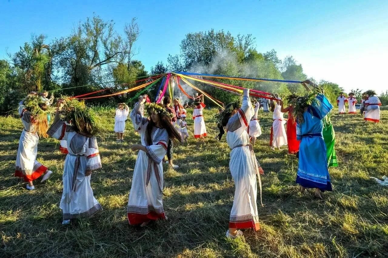 Что делают на ивана купала. Праздник славянской культуры «Ивана Купалы". С праздником Ивана Купала.