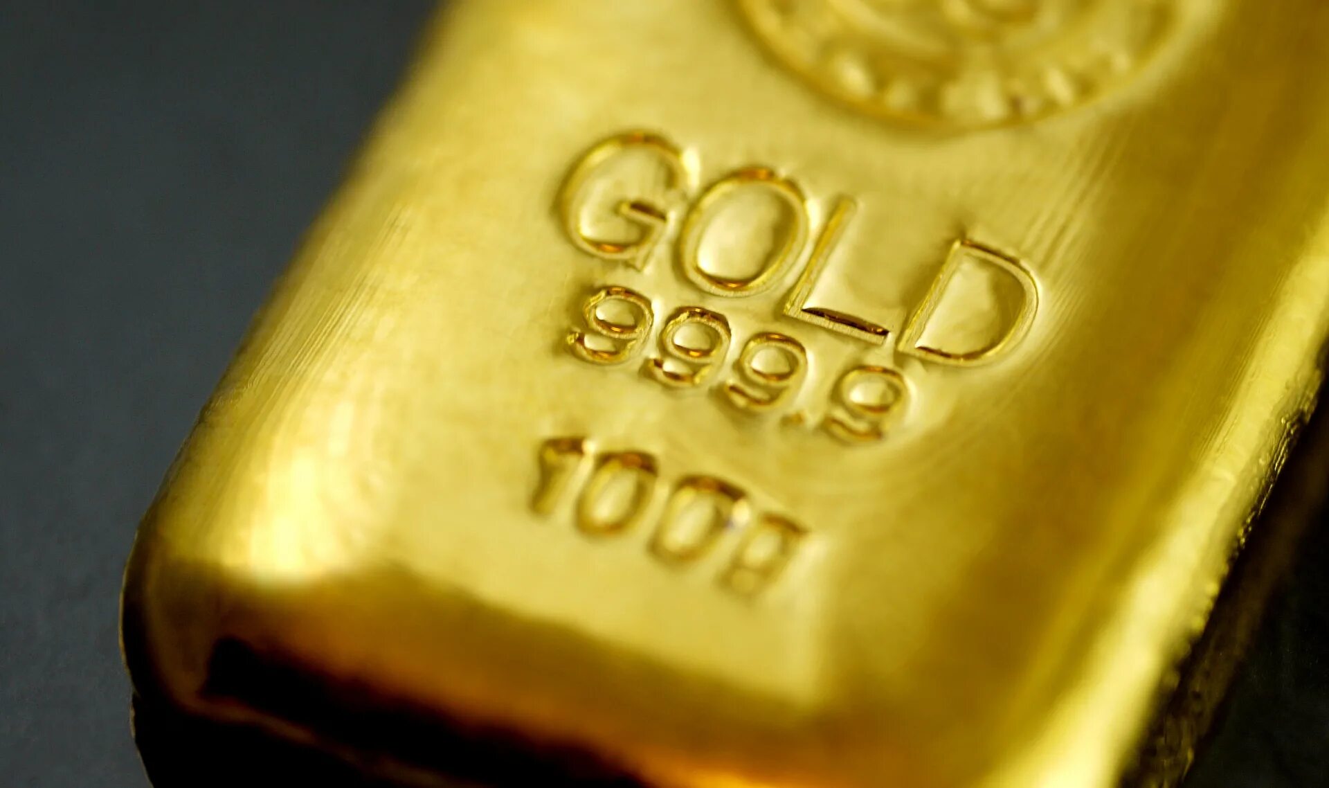 Gold высочайший. Слиток золота 999 пробы. Золото 999 пробы самородок. Сусальное золото 999 пробы. Сувенирные слитки золота 999.9 пробы Красцветмет.