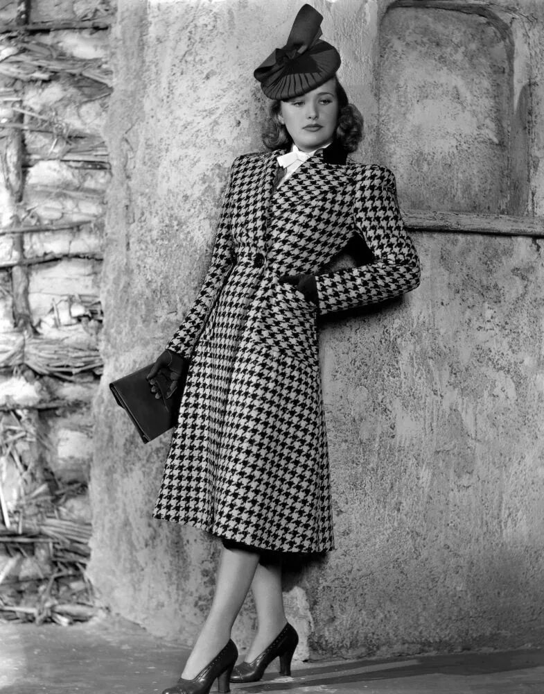 Гусиная лапка Кристиан диор. Англия 40-х годов мода. Мода 40х Берлин. 1940-Е мода.