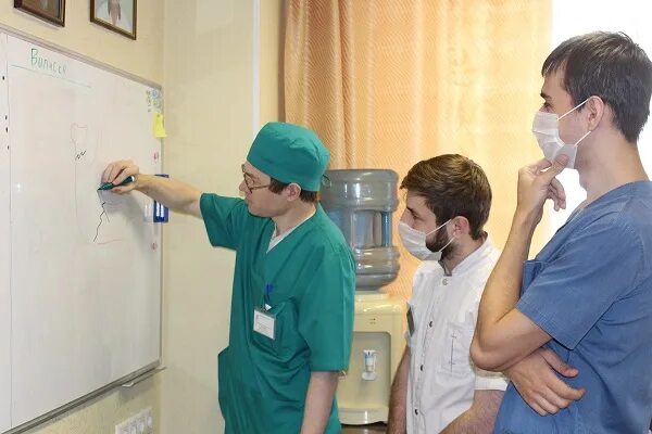 стоматолог челюстно лицевой хирург. операционная челюстно-лицевой хирургии. андрей шанович хирург сургут. клиника постникова самара. демидовская челюстно лицевая хирургия нижний тагил.