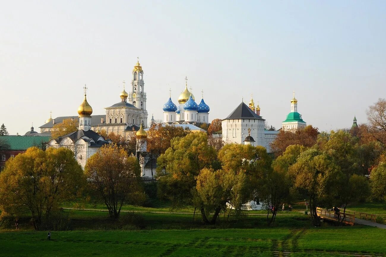 Троицкая лавра сергиев посад. Свято троицкий монастырь троице сергиевой лавры. Сергиев посад мужской монастырь. Архитектурный ансамбль троице-сергиевой лавры (сергиев посад). Троице-сергиева лавра 1337 год сергиев посад.