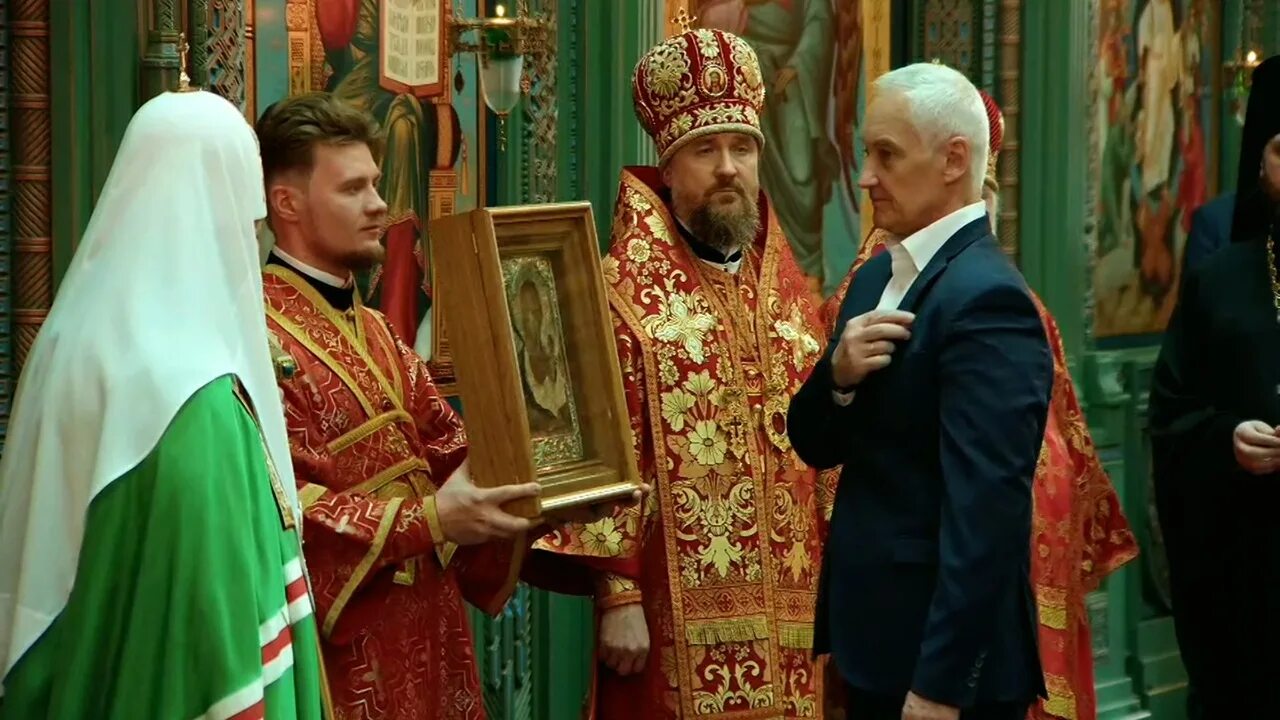 Патриарх Кирилл подарил министру обороны РФ Андрею Белоусову Тихвинскую икону Бо