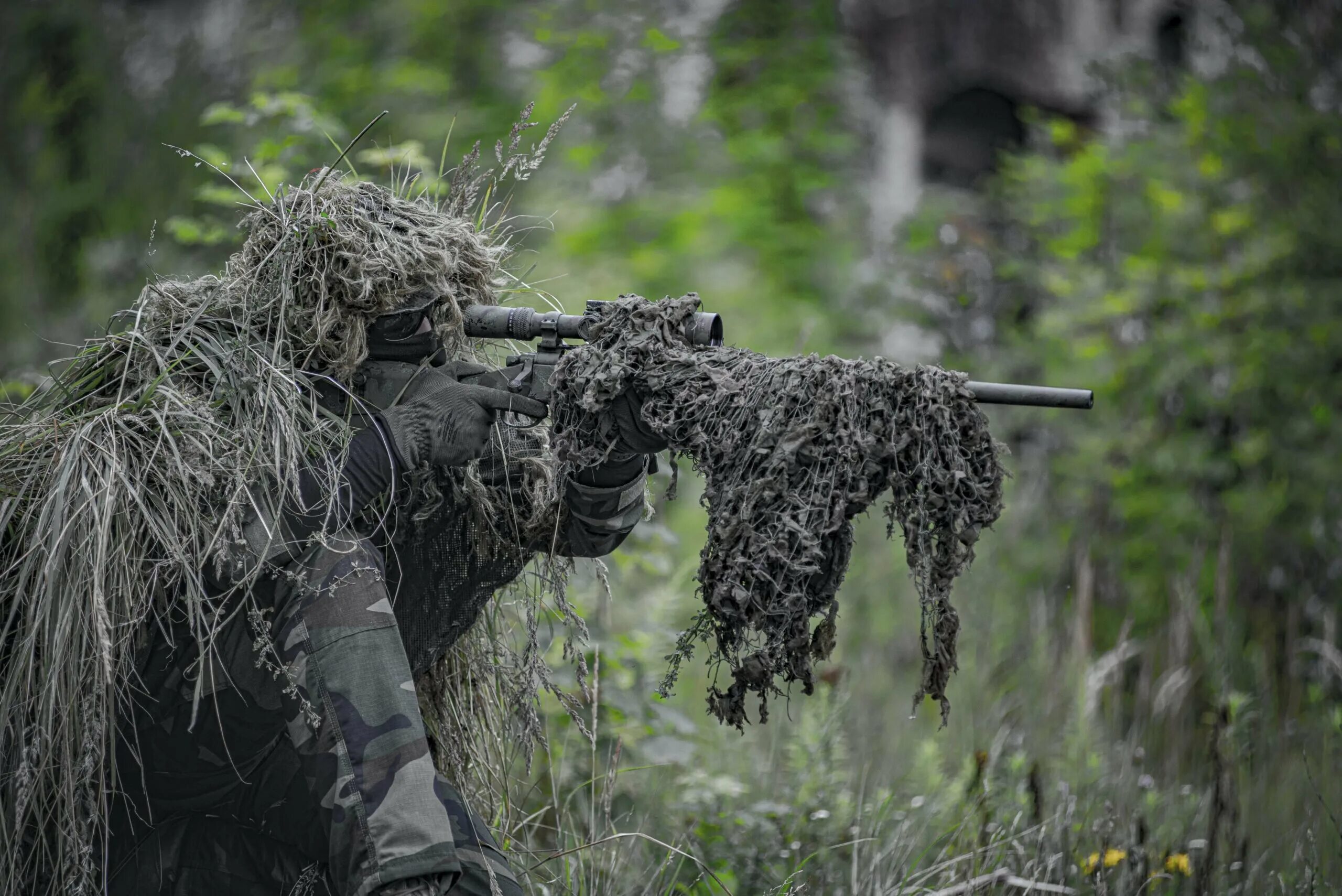 Снайпер картинки. Снайпер страйкбол ghillie. страйкбол гилли снайпер. снайперский камуфляж гилли. снайпер в гилли арт.