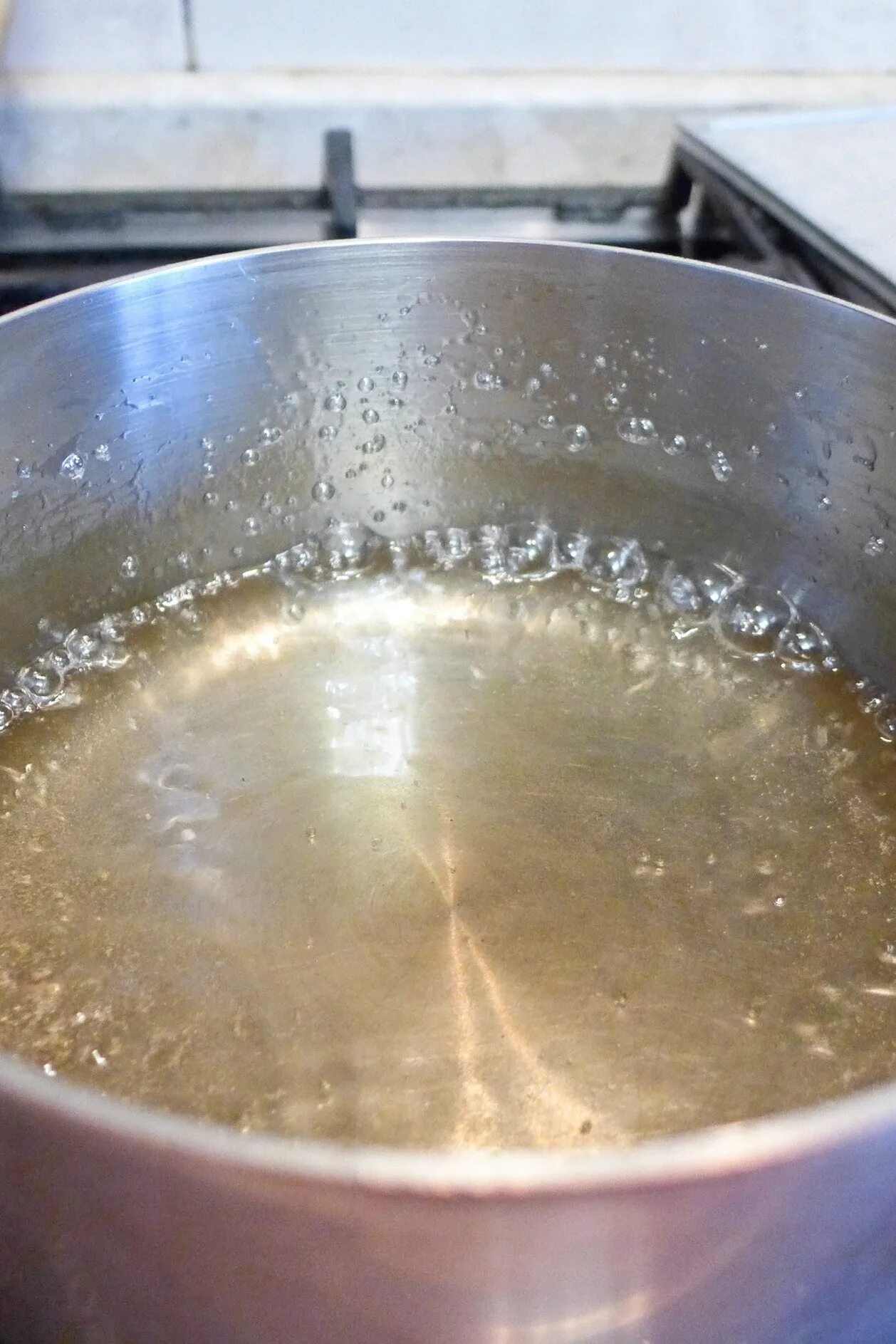 Как сварить сироп. Сироп. Сироп для чачак чакчака. Приготовление сахарного сиропа. Сахарный сироп для пропитки.