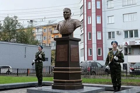 Киров герой