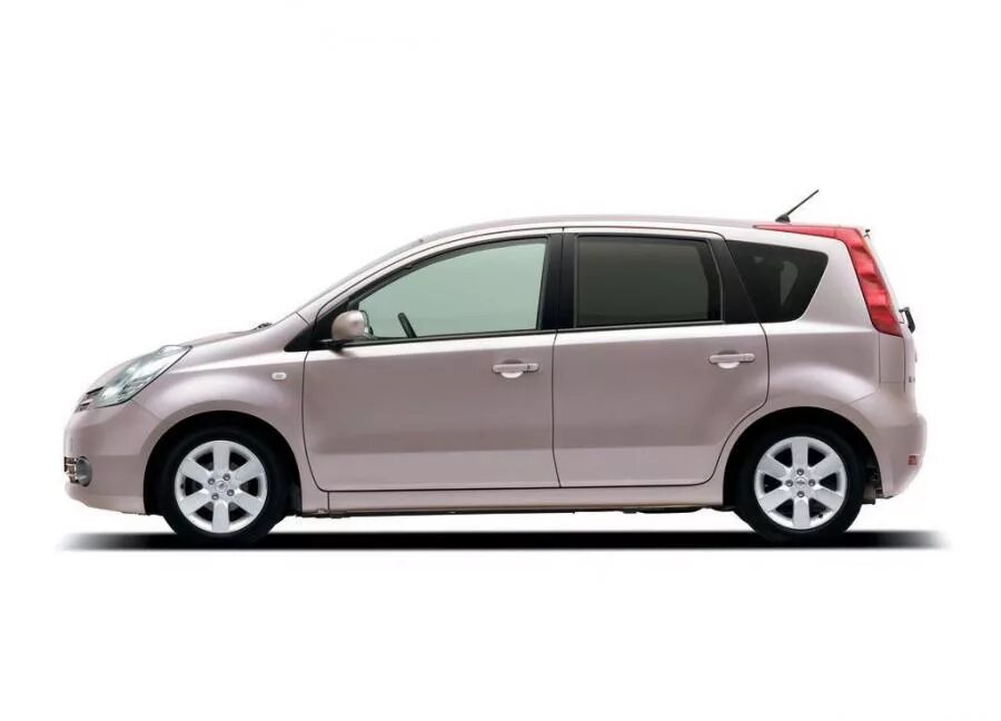 Ниссан ноут е12 размер. Nissan Note 2004. Nissan Note e11. Nissan Note 11. Ниссан ноут 2005.