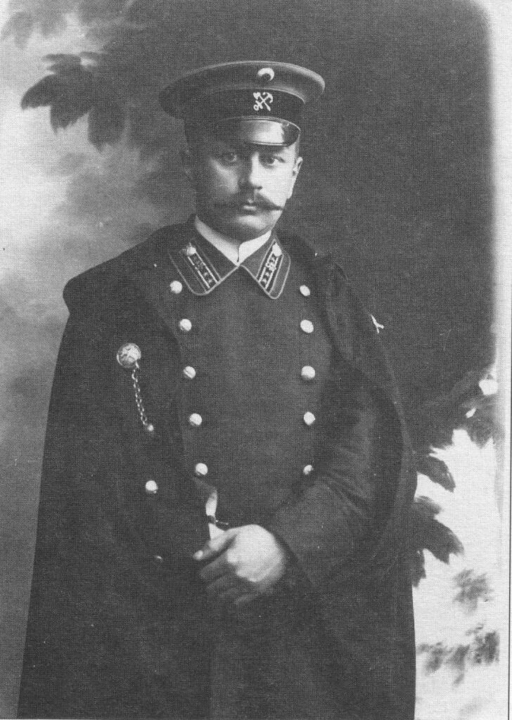 действительный статский советник в российской империи. надворный советник дорофей викулович богданов. мундир статского советника 20 века. форменная одежда чиновников 19 века. мундир статского советника российской империи.