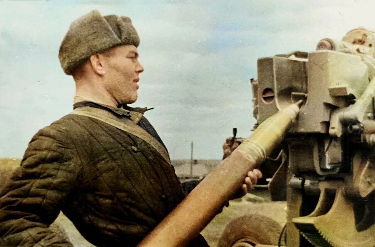 Артиллерист во время войны. 732 Зенитный артиллерийский полк. 732 Зенитно-артиллерийский полк Тула. 85-Мм зенитка Москва 1941.