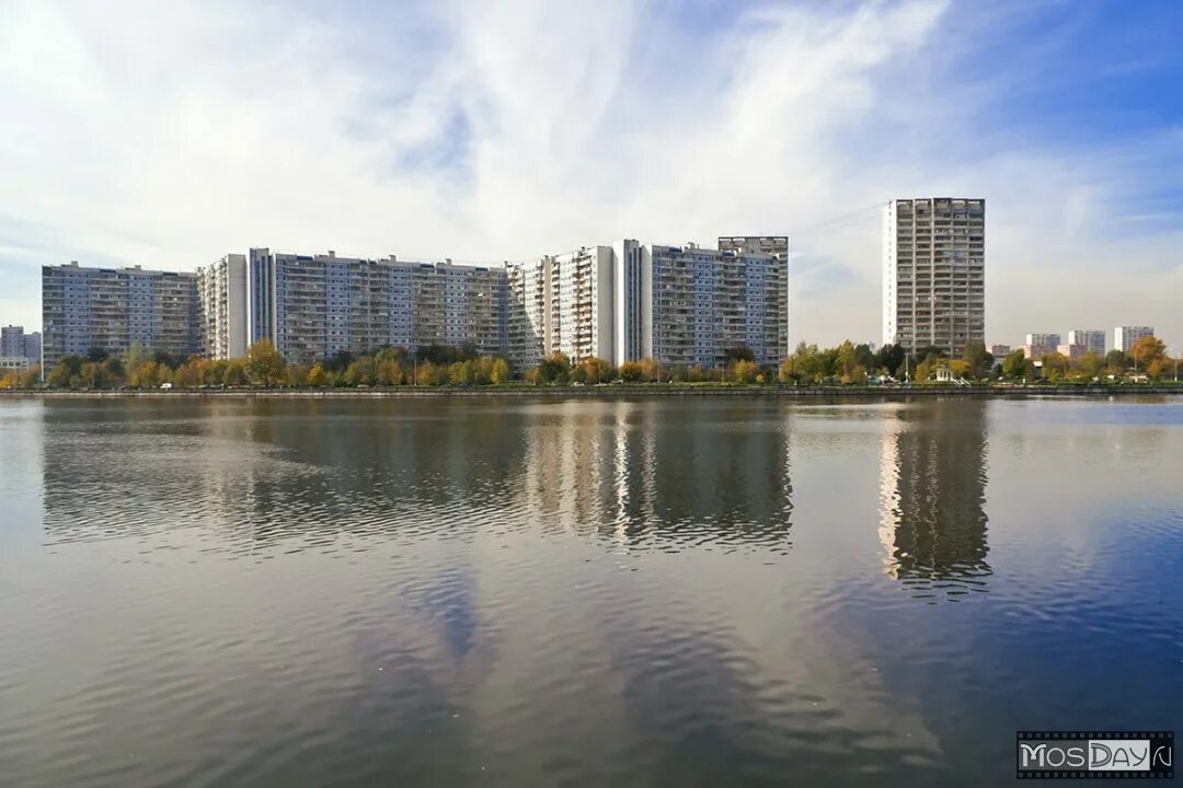 Нагатинская набережная коломенская. Коломенское, нагатинский затон. Нагатинская набережная москва. Нагатинский затон набережная. Набережная нагатинская пойма.