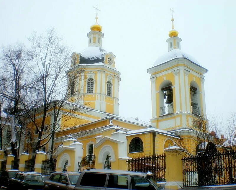 Храм николы в звонарях. Храм Николая Чудотворца в Звонарях. Храм Николая Чудотворца Пюхтицкое подворье. Никольский храм Рождественка. Храм Николая Чудотворца на Вишняковском переулке сайт.