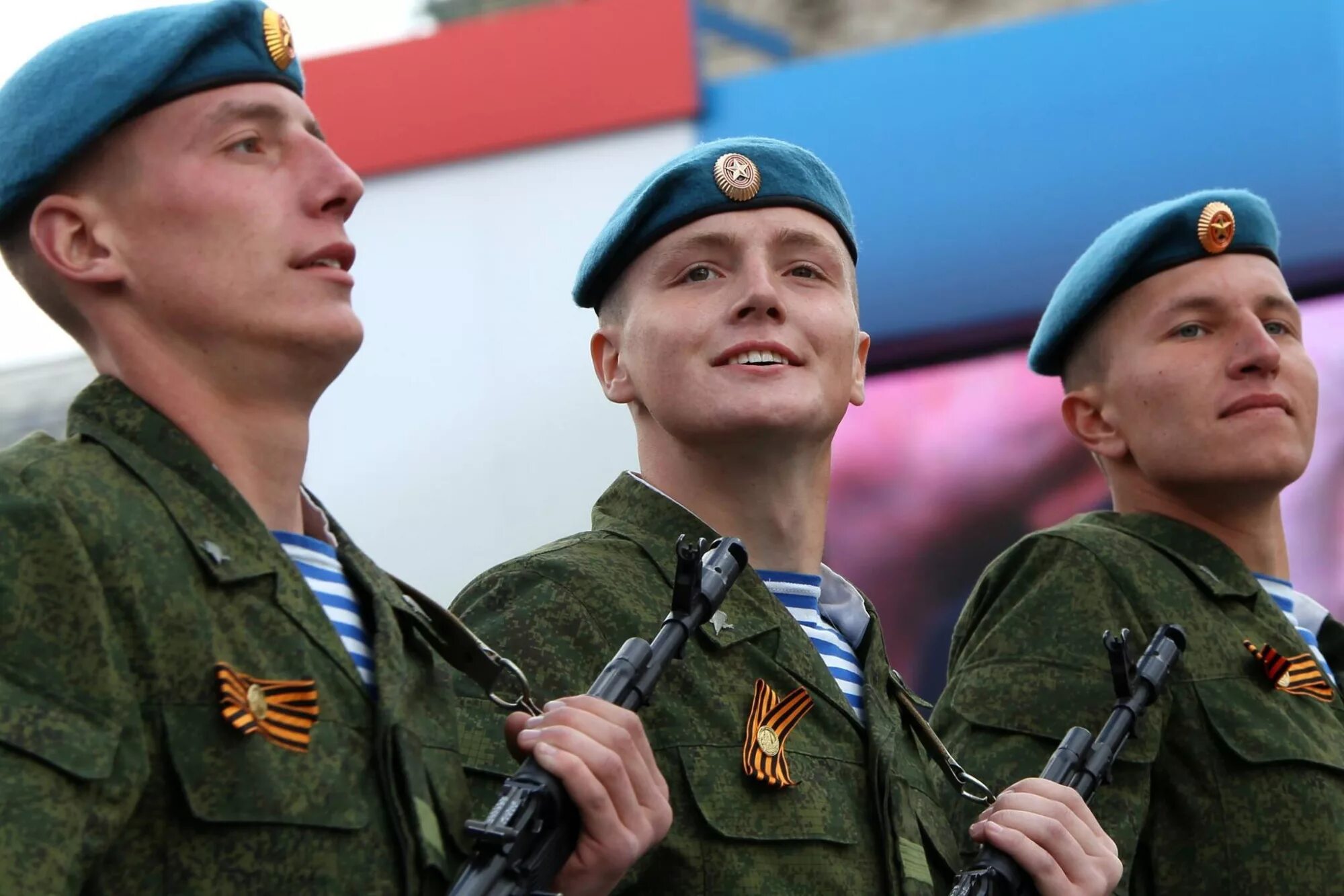 Личная жизнь и военная служба. ВДВ РФ. Солдат ВДВ. Солдат десантник. ВДВ войска.