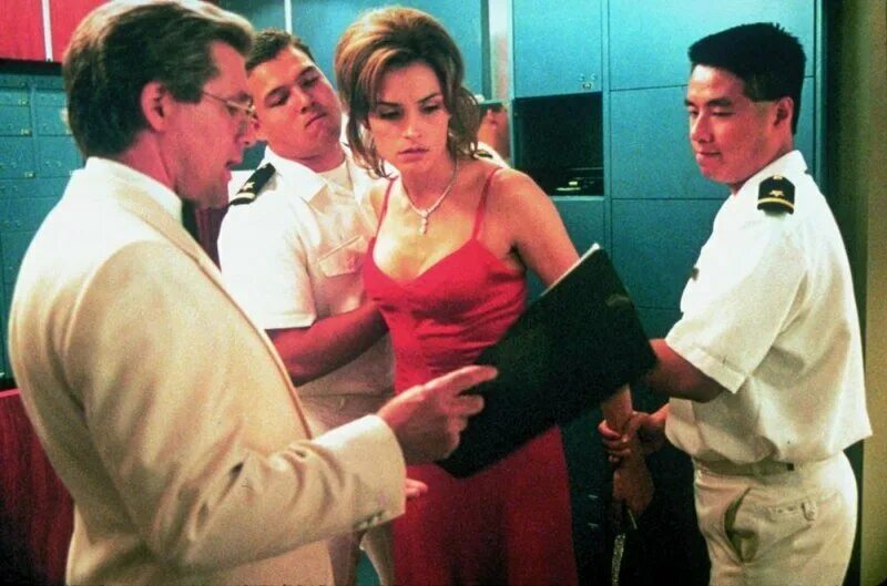 Под м с глубины. Подъем с глубины (1998) монстр. Под м с глубины. Фамке янссен подъем с глубины. Под м с глубины.