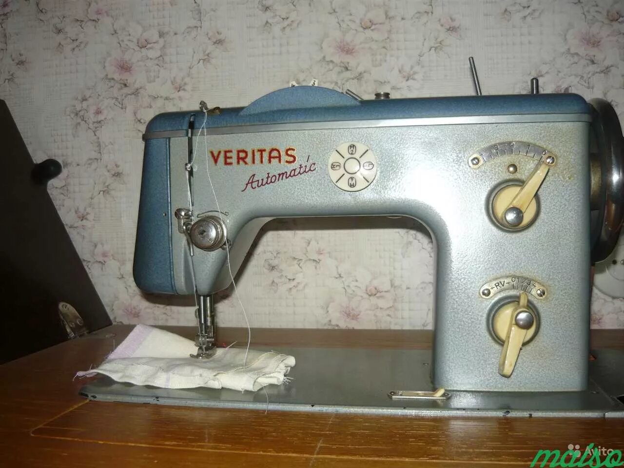 Швейная машинка Веритас зигзаг. Швейная машинка Веритас ножная. Машинка швейная Веритас с педальным приводом. Швейная ножная зигзаг машина Веритас.