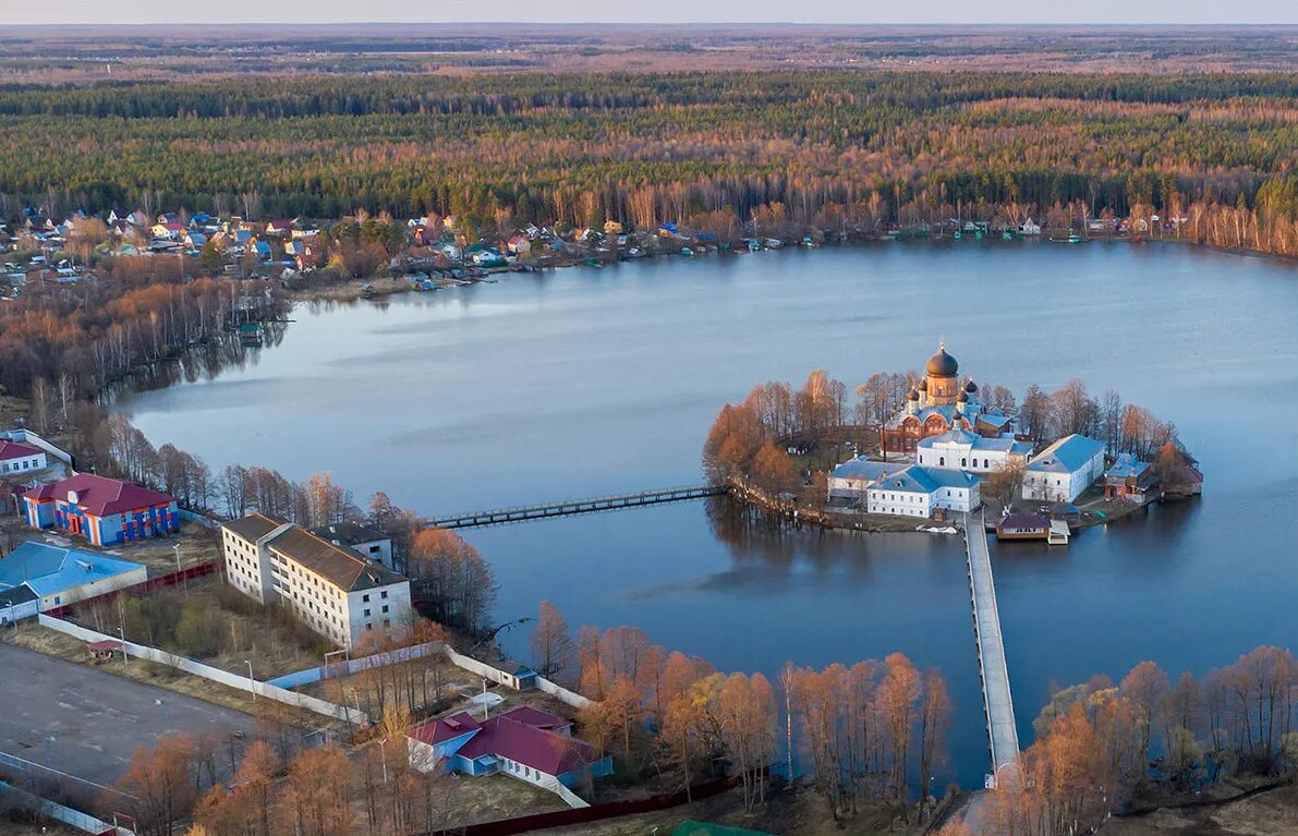 Покровский остров. Свято-Введенская островная пустынь, Покров, Владимирская область. Свято-Введенский островной женский монастырь. Свято Введенский монастырь Покров. Островной Введенский монастырь Покров.