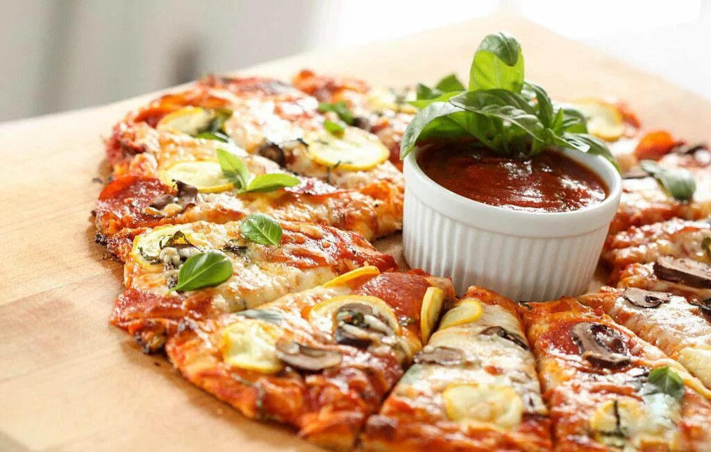 Пицца на курином тесте. Пицца из овсянки. Пицца из куриного фарша. Пицца на курином тесте. Белковая пицца.