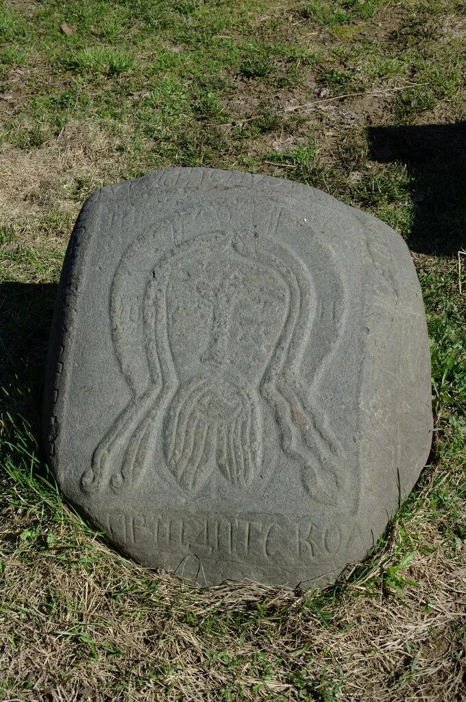 скалы колыванского озера. каменные лики. каменные лики. гора бабырган алтайский край. каменный лик dunino.