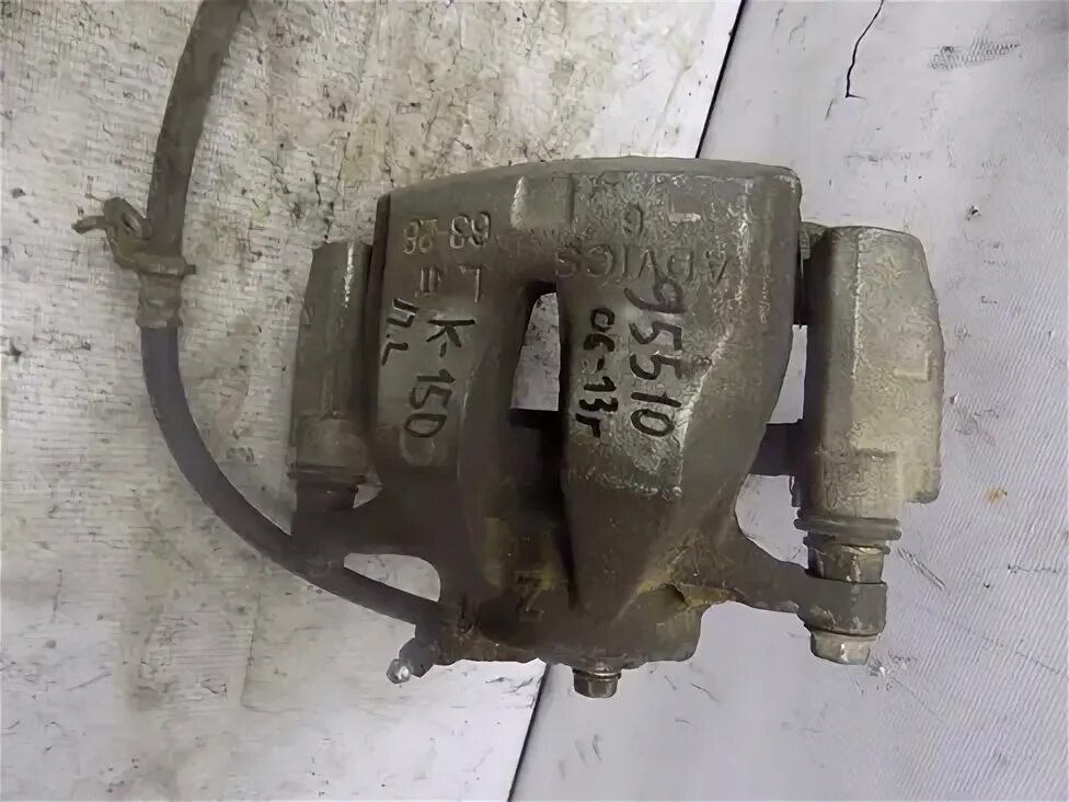 Суппорт toyota арт. Задний суппорт тойота королла 180. Суппорт передний тойота королла 150. Тормозной суппорт тойота королла 120. Суппорт тормозной задний тойота королла 120.
