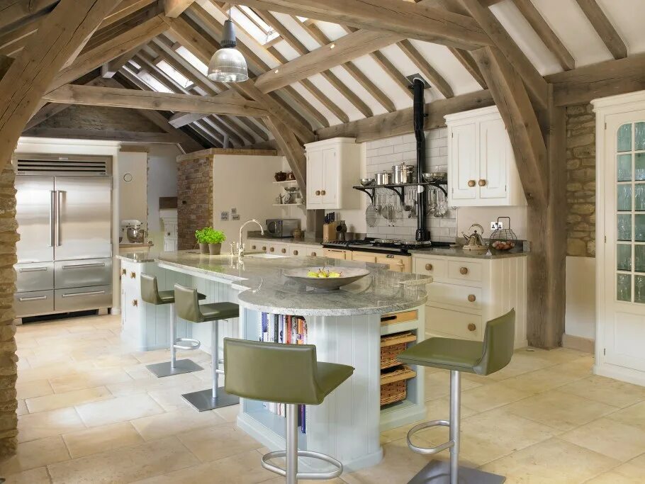 Кухня для большой семьи. Большая кухня столовая. Кухня для большой семьи. Кухня для большой семьи. Интерьер кухни для большой семьи.