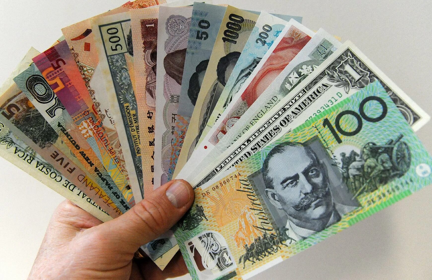 Иностранные деньги в россии. Разные валюты. Иностранная валюта. Деньги разные валюты. Доллар (валюта).