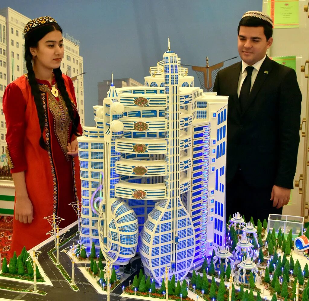 Ашхабад магазин Дашогуз. Asgabat Sergi. Ашхабад выставка 2020. Ашхабад здание Туркменнефть.
