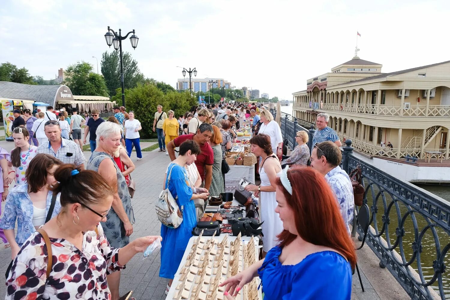 Работа в день астрахань. День рыбака Астрахань. Праздники в Астрахани. День рыбака в Астрахани 2023 мероприятия. Фестиваль арбуза в Астрахани.