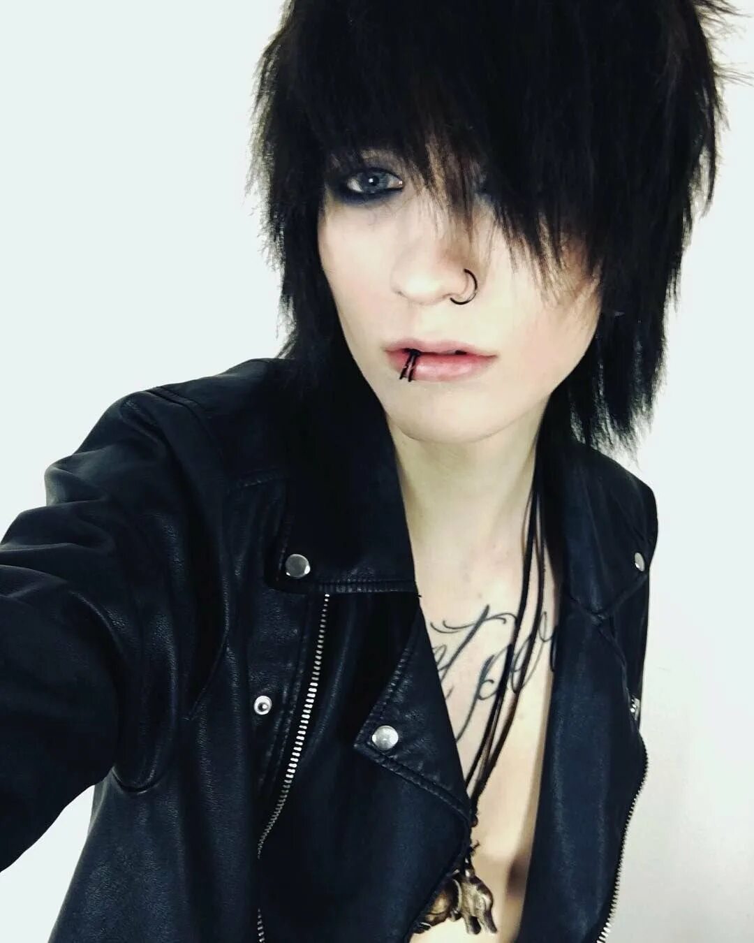 Эмо бой 2007. Харадзюку nu-goth pastel-goth. Парни неформалы. Аарон неформал. Эмо неформалы.